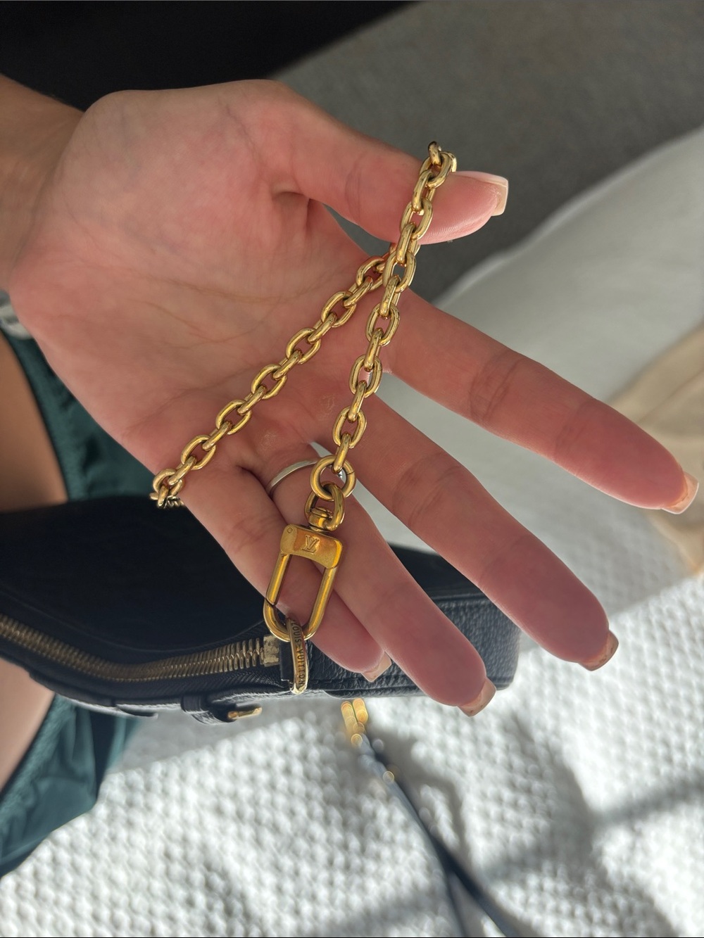 Louis Vuitton easy pouch on strap - Picture 14 of 16